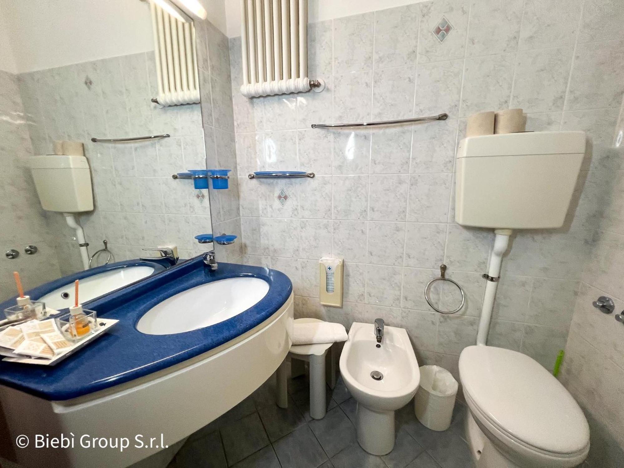 Hotel Giorg - Waterpark Included Rimini Buitenkant foto