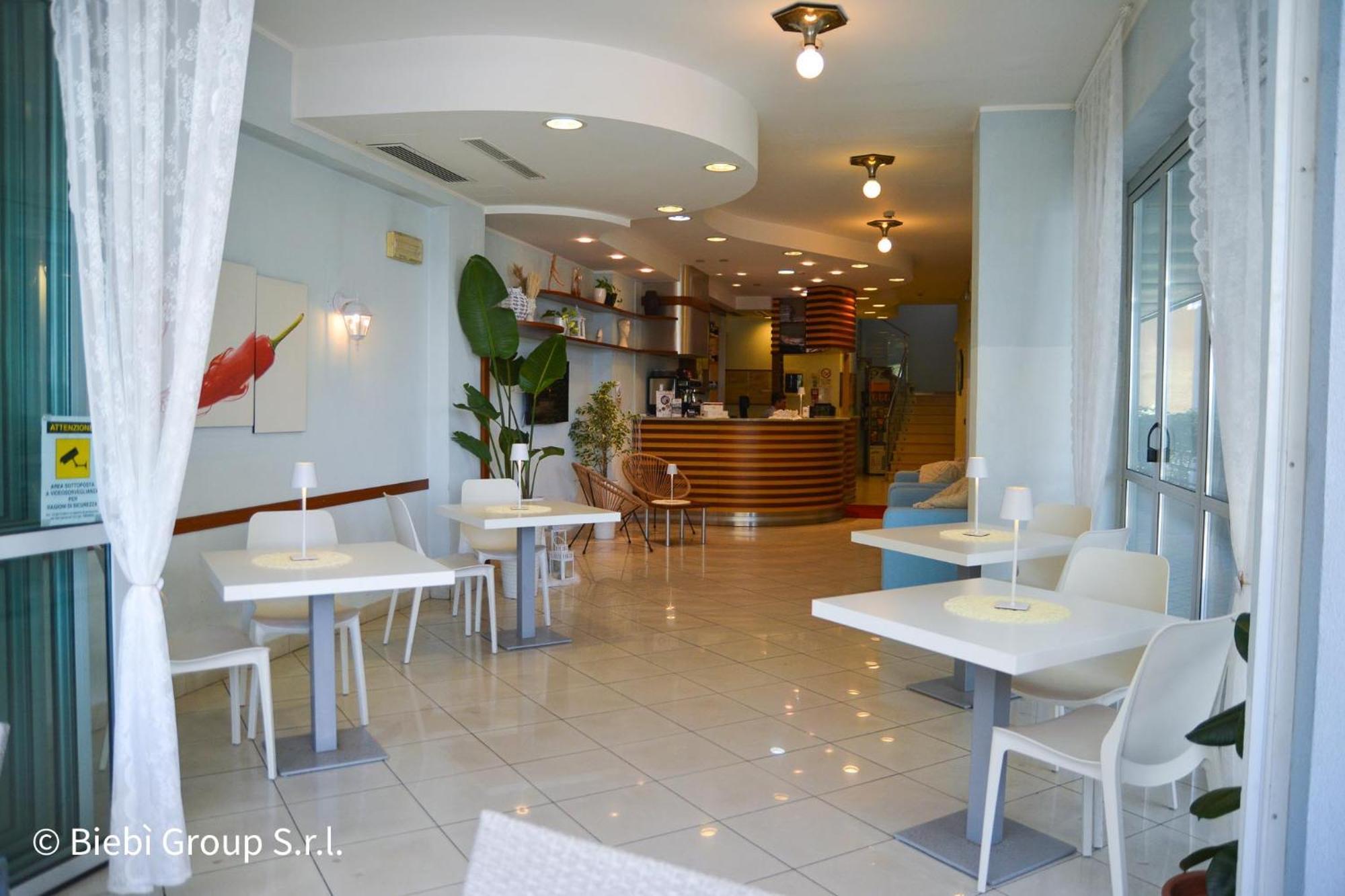 Hotel Giorg - Waterpark Included Rimini Buitenkant foto