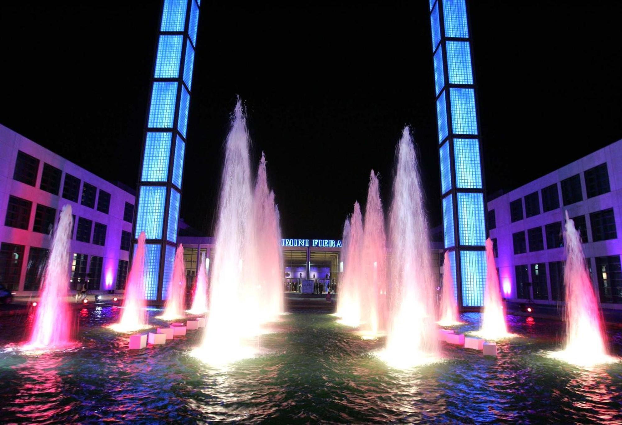 Hotel Giorg - Waterpark Included Rimini Buitenkant foto